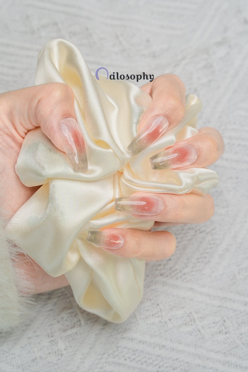Nailosophy أظافر جل مضغوطة يدوية باللون الوردي الرمادي المتدرج | شكل كوفين - Image 4